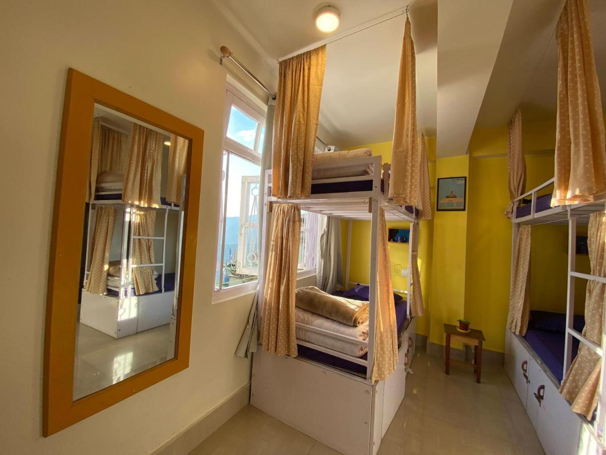 Tag Along Backpackers Hostel Gangtok Exteriör bild