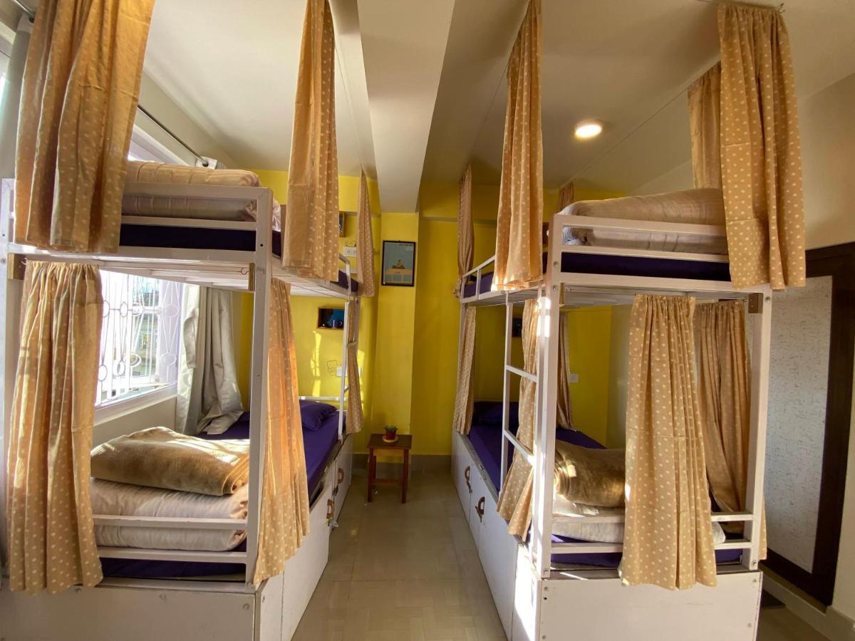 Tag Along Backpackers Hostel Gangtok Exteriör bild